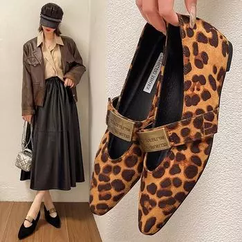 Мода 2024 года. Женские туфли на плоской подошве с острым носком. Модная замшевая осенняя новая мода. Дизайнерская обувь на низком каблуке для женщин. 35 чёрный