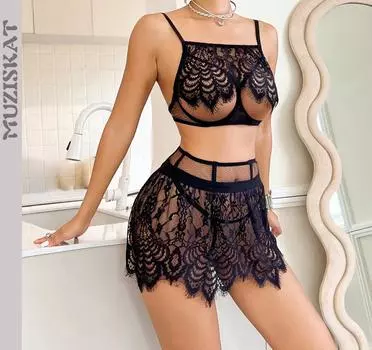 Мода 2024 Эротический комплект нижнего белья Новый сексуальный кружевной кружевной ажурный прозрачный комплект из трех предметов S