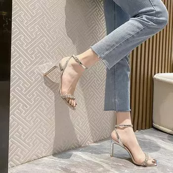 мода 2024 Лето Новые Модные Женские Туфли Со Стразами Квадратный Носок Изысканные Туфли На Высоком Каблуке С Ремешком В Виде Слова Женские Высококачественные Сандалии 34 серебряный