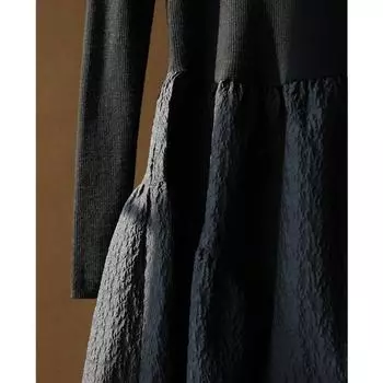 МОДА 2024 новое фактурное трикотажное платье с длинными рукавами маленькое черное платье из тонкой шерсти с пышной юбкой платье S