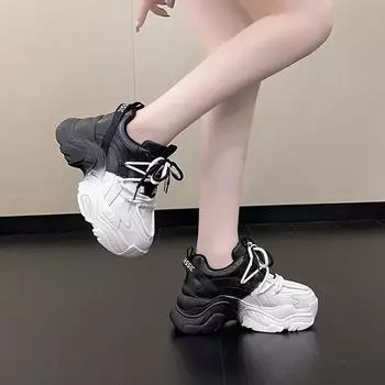 Мода 2024 Новые роскошные черные кроссовки на танкетке на платформе для женщин, повседневные дизайнерские туфли на шнуровке для женщин, массивные кроссовки размера плюс 43 44 35