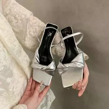 мода 2024 ретро женские сандалии лето средний оригинальный средний новый мода снаружи рим копыта каблуки слайды слип 35 бежевый