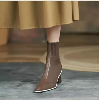 мода 2024 Весна и Осень Новые Модные Шерстяные Носки и Сапоги Женские Квадратные Головки Толстый Каблук Тонкие Удобные Голые Сапоги Женские 35 чёрный