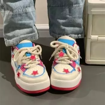 Мода 2024 Весна Новая звезда Толстая подошва Кожа Вулканизированная обувь Платформа Спортивная обувь Повседневные кроссовки Женская обувь Плюс Размер 40 35 красный