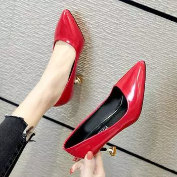 Мода 2024 Весна Новые Туфли из мягкой кожи на среднем каблуке, сетчатые красные туфли на высоком каблуке, лакированная кожа, рабочие женские туфли 34 красный