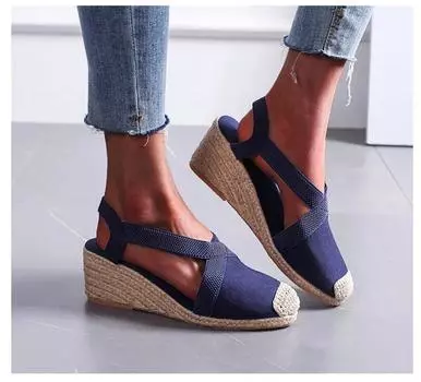 мода 2024 весна/лето высокие каблуки большой размер ретро Баотоу трава плетение сандалии с наклонным каблуком перекрестный ремень толстая подошва 35 чёрный