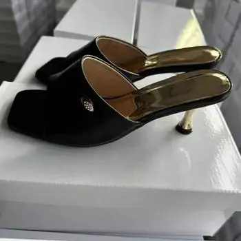 Мода 2024 Женская обувь Модные и универсальные женские тапочки на высоком каблуке с квадратным носком Модные женские шлепанцы большого размера 36 чёрный