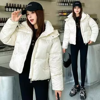 МОДА 2024 Зима Новая свободная мода с капюшоном Хлопок Женский короткий утолщенный блестящий студенческий хлеб Одежда M чёрный