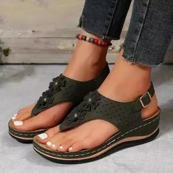 мода 2024Новые национальные ветряные цветочные сандалии с полыми стопами для женщин, пляжные сандалии на танкетке 35 красный