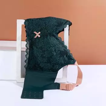 мода Большая грудь демонстрирует маленькое противопровисающее нижнее белье, большой размер собирает и собирает вторичную грудь, полную чашку, тонкий бюстгальтер. 80B