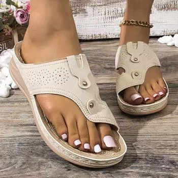 мода Большие размеры Модные шлепанцы на танкетке Женские летние 2024 Босоножки на платформе с кольцом на пальце Женские удобные нескользящие пляжные тапочки Женские 36 бежевый