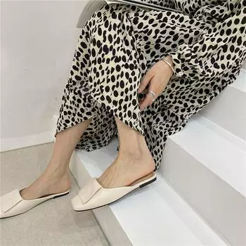 Мода Лето 2024 Домашние женские тапочки и сандалии Мюли Домашние кожаные туфли Шлепанцы Низкий каблук 39 Нормальные хлопушки Распродажа IFBYG 35