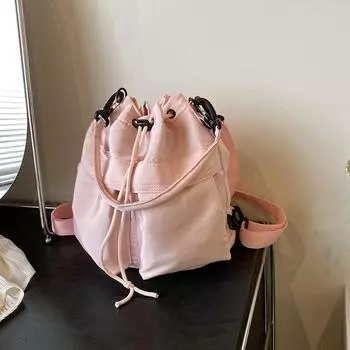 Мода милая студентка офисный работник школа работа поездка на работу знакомства друзья пикник