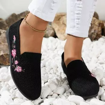 мода Модные туфли на плоской подошве с вышитыми цветами, женские сетчатые вязаные туфли на мелкой подошве, женские туфли большого размера, дышащие, без застежек, для ходьбы 2024 36 чёрный