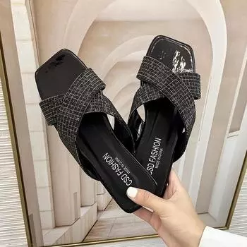 мода Новые летние пляжные туфли для женщин трендовые модные тапочки с бусинами и цепочками модная обувь элегантные сексуальные вечерние свадебные женские сандалии 35 чёрный