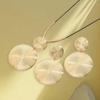 Мода Высокий класс Преувеличенная Личность Темперамент Геометрический Круглый Набор Серьги-Ожерелье Холодный Ветер золотисто-желтый