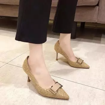 мода Женщины Мода Высокие каблуки Женские Новые остроносые туфли на шпильках Сексуальные туфли с неглубоким носком Одиночные туфли Женский темперамент Платье Свадебные туфли 35