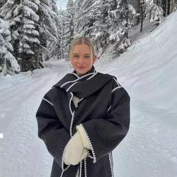 МОДА Женская одежда 2024 Зимняя новая шерстяная куртка утолщенный свободный шарф кисточка женская одежда S чёрный