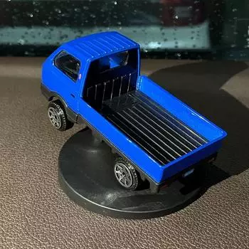 Модель автомобиля грузовика Дрифт Вращающиеся украшения 1:64 авто Приборная панель Turning Truck Decor для салона автомобиля Украшение центральной консоли синий