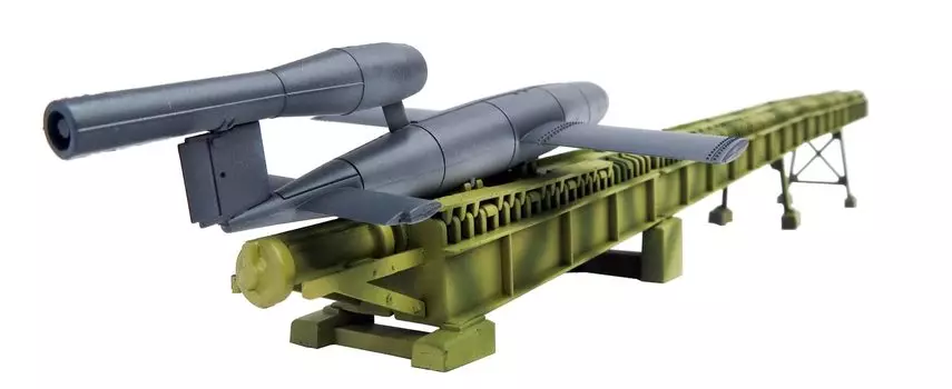 Модель коллекционная немецкая армейская летающая бомба V1 катапультная пусковая установка пластиковая модель UA72033 литая цветная 1/72 и