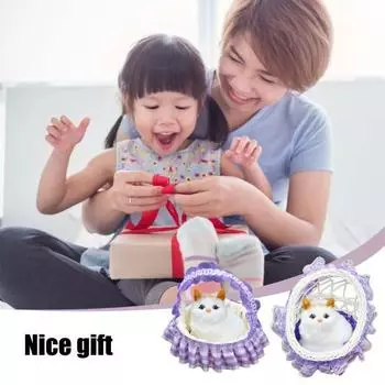 Модель «Кошка в корзине с цветами» Высококачественная пушистая кошечка с кружевным декором, мягкая на ощупь, с функцией писка, игрушка-фигурка на батарейках, праздничная V