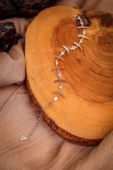 Модель трехцветного браслета из цирконового камня Fishbone