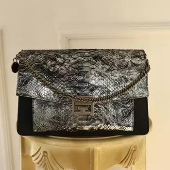 Модель женской сумки из натуральной кожи ограниченного выпуска