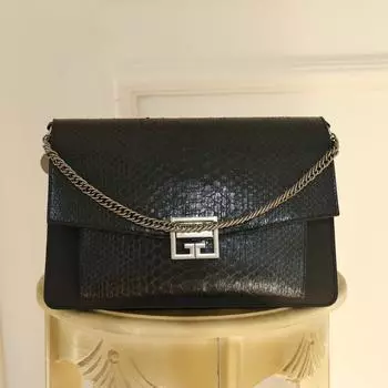 Модель женской сумки из натуральной кожи ограниченного выпуска