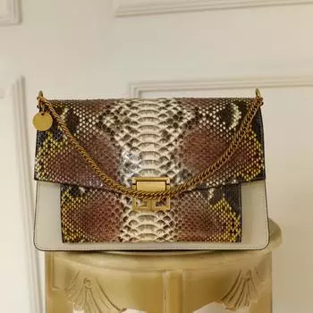 Модель женской сумки из натуральной кожи ограниченного выпуска