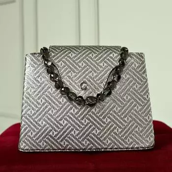 Модель женской сумки из натуральной кожи ограниченного выпуска