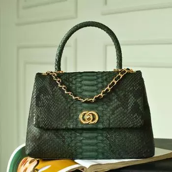 Модель женской сумки из натуральной кожи ограниченного выпуска