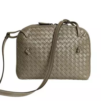 Модель женской сумки из натуральной кожи ограниченного выпуска