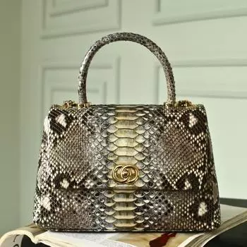 Модель женской сумки из натуральной кожи ограниченного выпуска