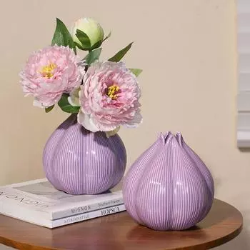 Modern Creative Onion Ceramic Vase with High Sense of Garlic Flower Arrangement and Hydroponic Desktop Decoration Ornaments