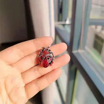 Модная брошь ручной работы в виде насекомого из масла Модная брошь в виде животного со стразами Женские украшения Броши в виде божьей коровки Высокое качество