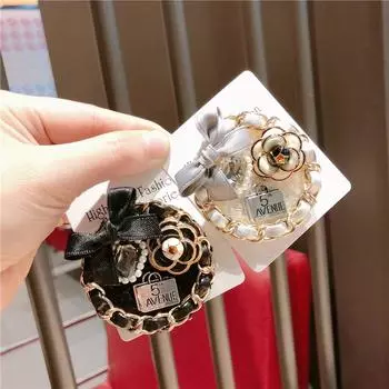 Модная брошь в виде цветка камелии с геометрическим круглым бантом, ювелирные изделия класса люкс, значки на лацкан, модная пряжка для шарфа, женские аксессуары белый