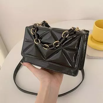 Модная и популярная цепная переносная женская сумка 2024 года, новая текстурная нишевая квадратная сумка с ромбовидным узором, сумка-мессенджер на одно плечо чёрный