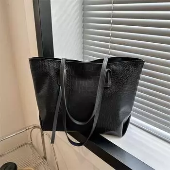 Модная и повседневная простая сумка через плечо 2024 года, новая простая сумка большой вместимости, женская сумка, модная сумка-тоут для знаменитостей из Интернета чёрный