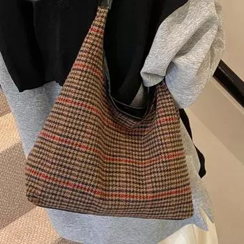 Модная клетчатая сумка женская большая вместимость 2024 осень и зима новая версия контрастного цвета универсальная сумка через плечо женская сумка для поездок на работу чёрный