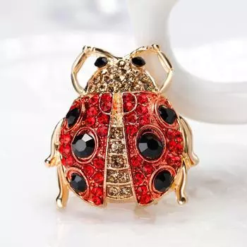 Модная креативная брошь в виде божьей коровки с бриллиантами в виде семи звезд из винтажного сплава, красная булавка для одежды, сумки, аксессуаров