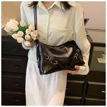 Модная крутая мотоциклетная сумка для женщин, новинка 2023 года, модная модная сумка подмышки, нишевая текстура, большая вместительная сумка на плечо чёрный