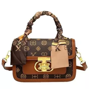 Модная маленькая квадратная сумка на одно плечо с простой текстурой и сумкой через плечо