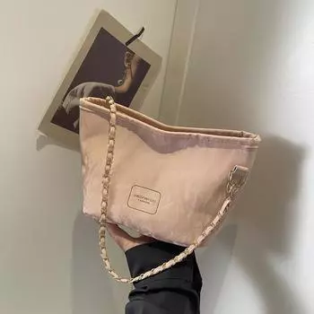 Модная маленькая сумка женская 2024 новая цепочка иностранная универсальная сумка-мессенджер популярная текстура плечо подмышки сумка-ведро чёрный
