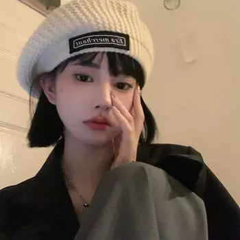 Модная нашивка на берете для женщин, осень и зима, корейская версия, вязаная шерстяная шапка для лица, большая шапка 56-58cm белый