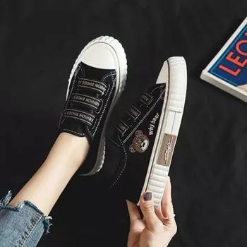 Модная обувь для женщин с вышитым медведем, парусиновые туфли, студенческие трендовые спортивные повседневные туфли на платформе, вулканизированные туфли, плоская обувь 2024 35 белый