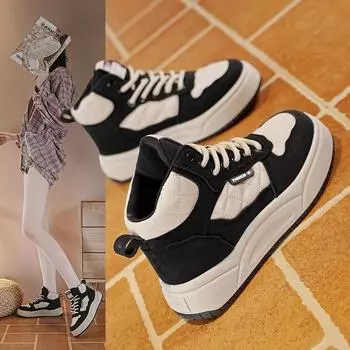 Модная осенняя женская спортивная обувь 2024 года, модные универсальные женские спортивные туфли с увеличенным каблуком, повседневные туфли на плоской подошве 35 чёрный