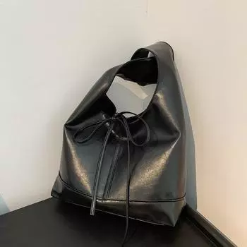 Модная плиссированная сумка-тоут для женщин в корейском стиле, модная сумка большой вместимости для подмышек 2024 года, универсальная нишевая сумка высокого класса через плечо чёрный