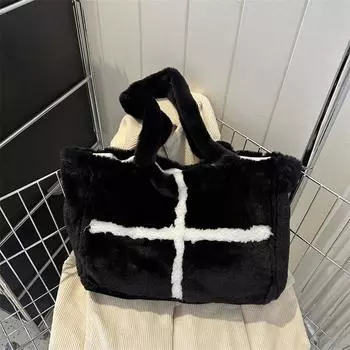 Модная плюшевая сумка 2024 года, зимняя новая корейская версия, модная сумка через плечо, повседневная, простая, контрастного цвета, сумка-тоут белый