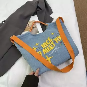 Модная повседневная джинсовая сумка-тоут с цветными блоками и буквенным принтом, новинка 2024 года, персонализированная нишевая популярная ручная сумка через плечо на одно плечо