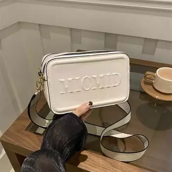 Модная повседневная широкополосная сумка через плечо маленькая квадратная женская сумка с буквенным углублением Trend Simple Women хаки